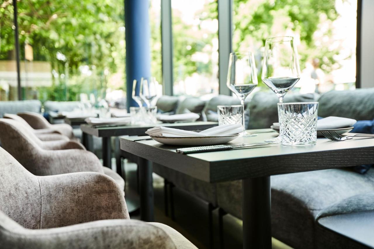 June Six West 3* Берлин