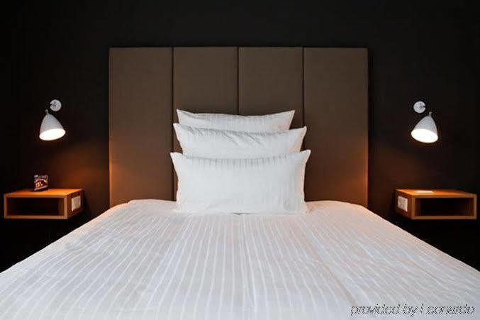 Отель June Six West 3*